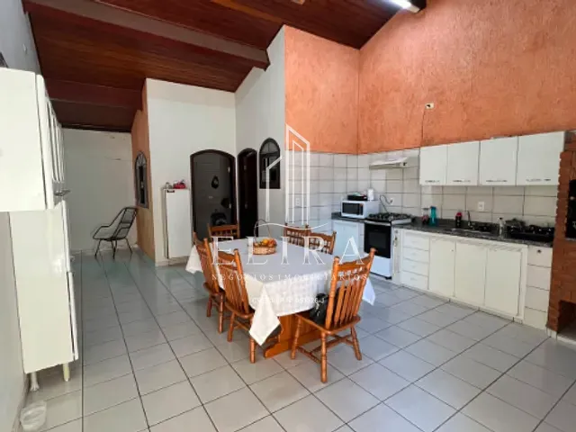 Casa com 300m² 3 quartos e 3 banheiros, à venda, no bairro Vila Bertini em Americana