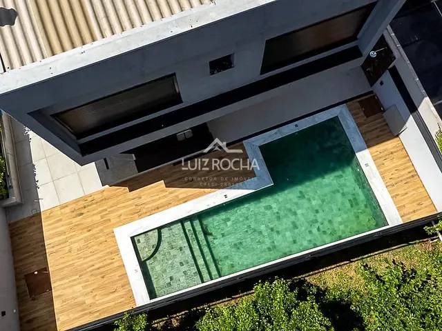 Casa com 370m² 5 quartos e 6 banheiros, à venda, no bairro São Paulo II em Cotia