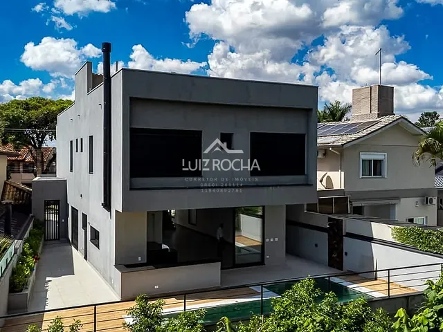 Casa com 370m² 5 quartos e 6 banheiros, à venda, no bairro São Paulo II em Cotia