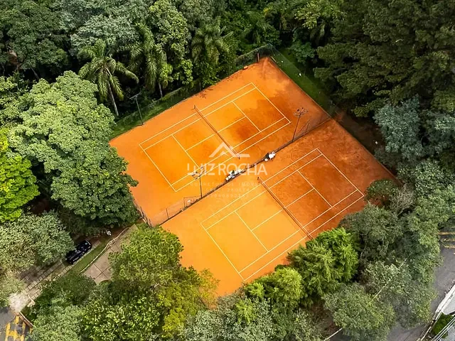 Casa com 370m² 5 quartos e 6 banheiros, à venda, no bairro São Paulo II em Cotia