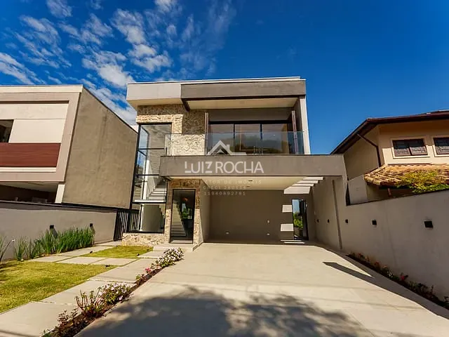 Casa com 370m² 5 quartos e 6 banheiros, à venda, no bairro São Paulo II em Cotia