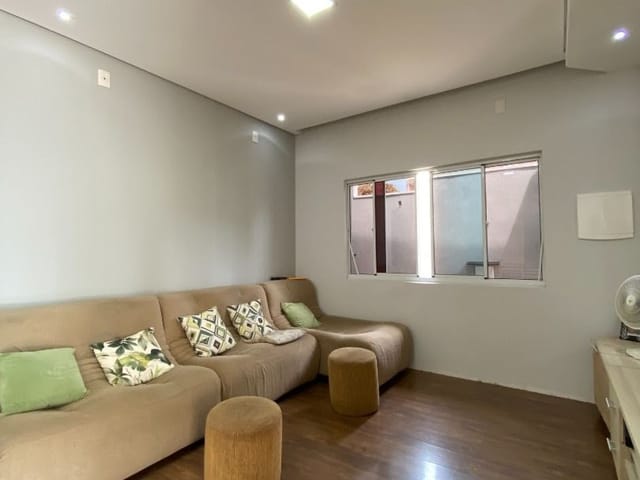 Casa com 202m² 3 quartos e 1 banheiro, à venda, no bairro Loteamento Residencial Jardim Esperança em Americana