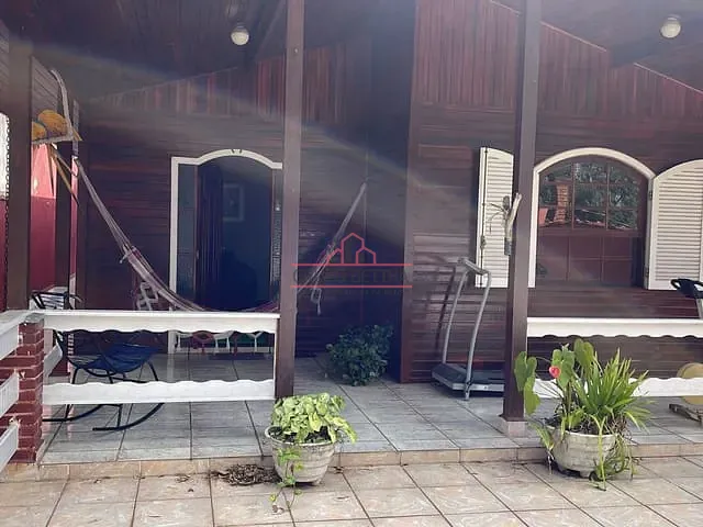 Casa com 300m² 3 quartos e 2 banheiros, à venda, no bairro Parque Nova Jandira em Jandira