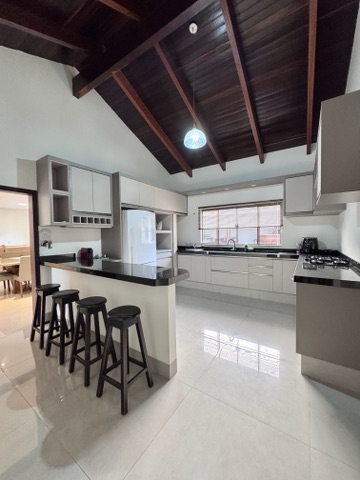 Casa 3 quartos e 3 banheiros, à venda, no bairro Jardim das Orquídeas  em Nova Mutum