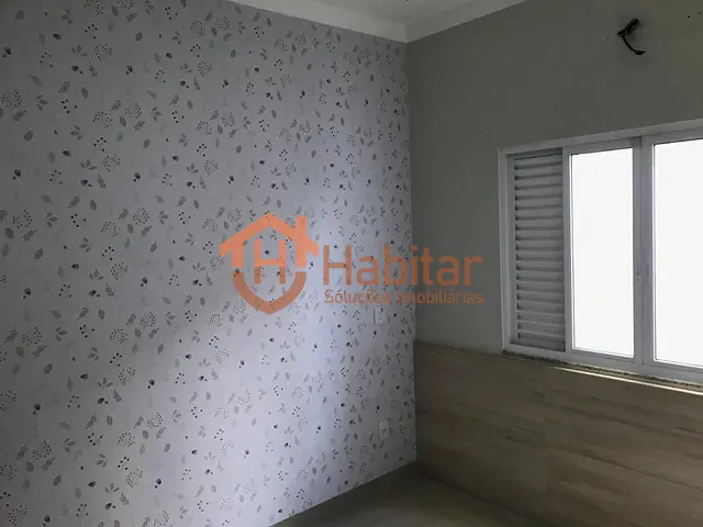 Casa com 300m² 3 quartos e 1 banheiro, à venda, no bairro Vila Romana em Sorriso