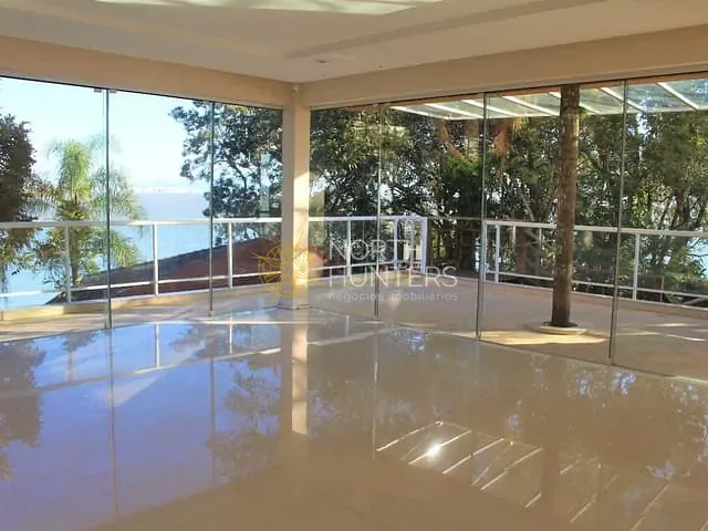 Casa com 2003m² 7 quartos e 7 banheiros, à venda, no bairro Cacupé em Florianópolis