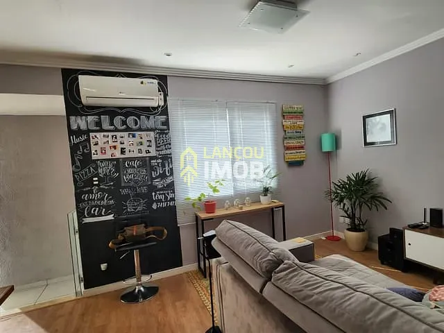 Casa 2 quartos e 1 banheiro, à venda, no bairro Parque Residencial Eloy Chaves em Jundiaí
