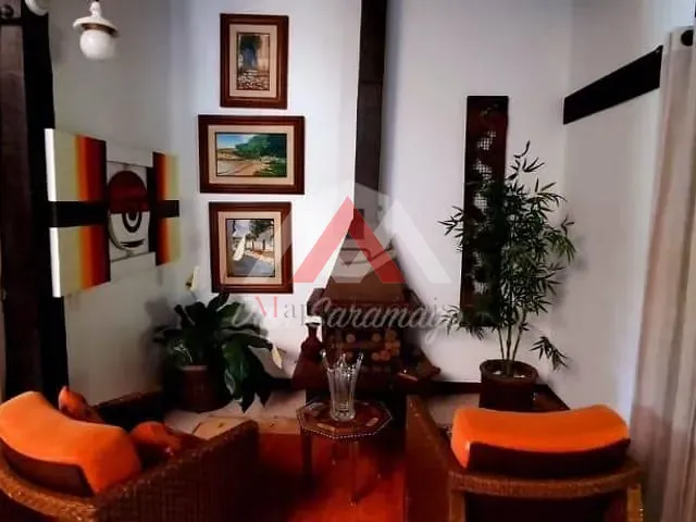 Casa com 1600m² 4 quartos e 7 banheiros, à venda, no bairro Itaipu em Niterói