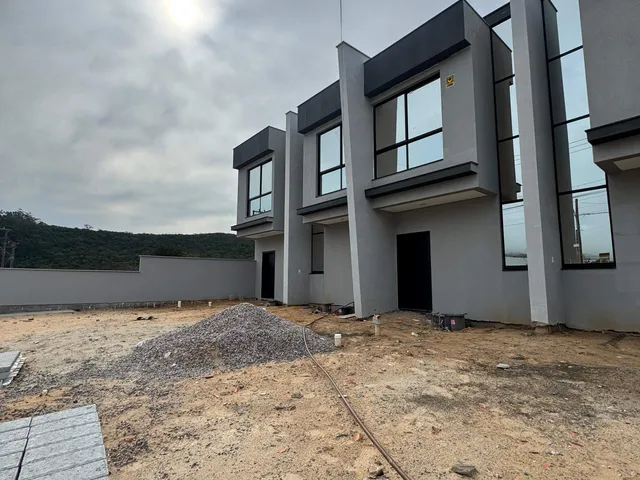 Casa com 120m² 2 quartos e 3 banheiros, à venda, no bairro Ingleses do Rio Vermelho em Florianópolis