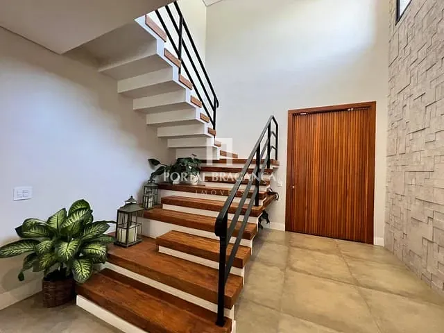 Casa com 770m² 4 quartos e 6 banheiros, à venda, no bairro Condomínio Vale das Águas em Bragança Paulista