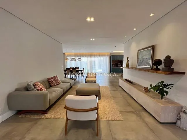 Casa com 770m² 4 quartos e 6 banheiros, à venda, no bairro Condomínio Vale das Águas em Bragança Paulista