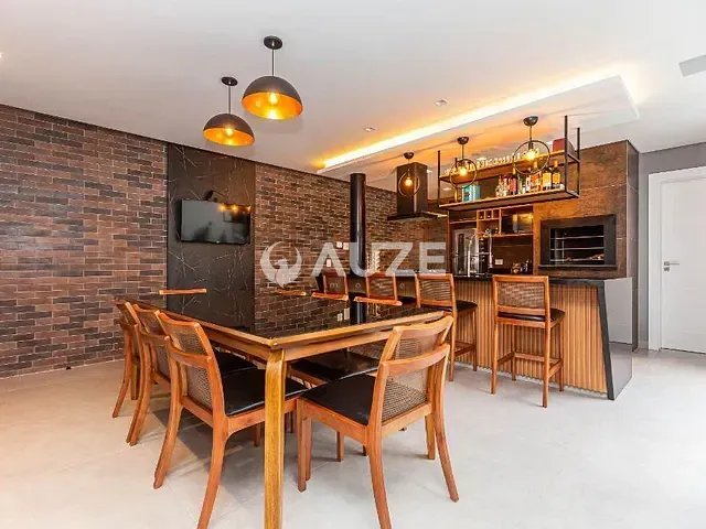 Casa com 266m² 4 quartos e 5 banheiros, à venda, no bairro Campo Comprido em Curitiba