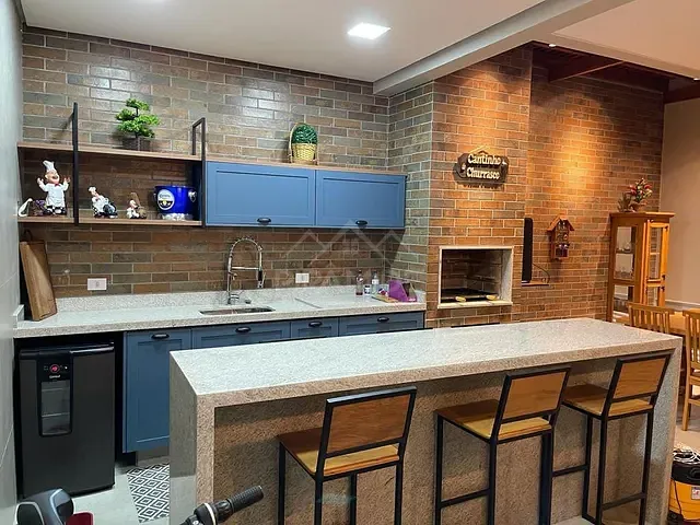 Casa 3 quartos e 2 banheiros, à venda, no bairro Jardim São Bento em Poços de Caldas
