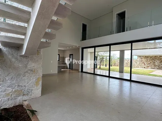 Casa com 720m² 5 quartos e 6 banheiros, à venda, no bairro Condomínio Terras Alpha Anápolis em Anápolis
