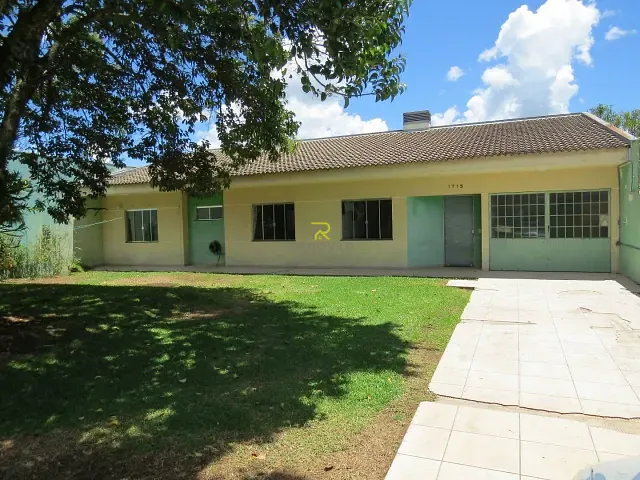 Casa com 374m², à venda, no bairro Centro em Guarapuava