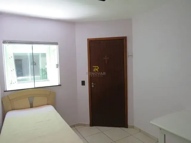 Casa com 374m², à venda, no bairro Centro em Guarapuava