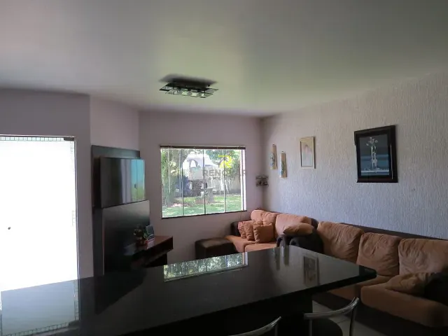 Casa com 374m², à venda, no bairro Centro em Guarapuava