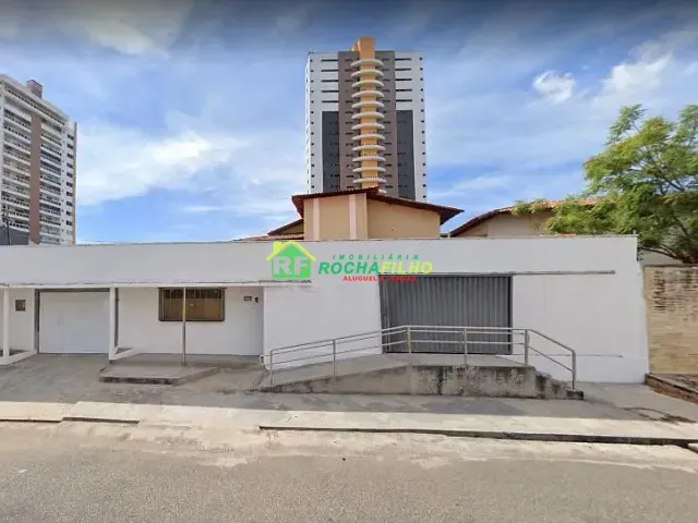 Casa com 570m², à venda, no bairro Fátima em Teresina