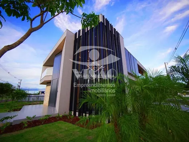 Casa com 444m² 4 quartos e 2 banheiros, à venda, no bairro ALAMEDA DAS CORES em Sinop