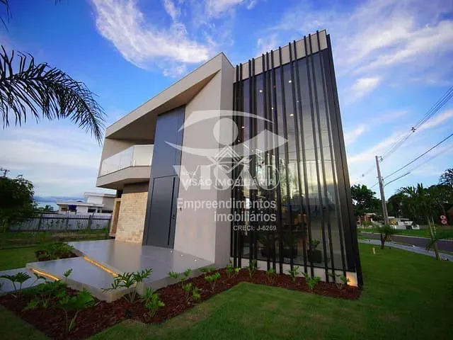 Casa com 444m² 4 quartos e 2 banheiros, à venda, no bairro ALAMEDA DAS CORES em Sinop