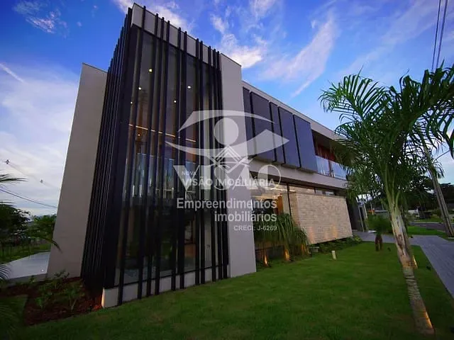 Casa com 444m² 4 quartos e 2 banheiros, à venda, no bairro ALAMEDA DAS CORES em Sinop