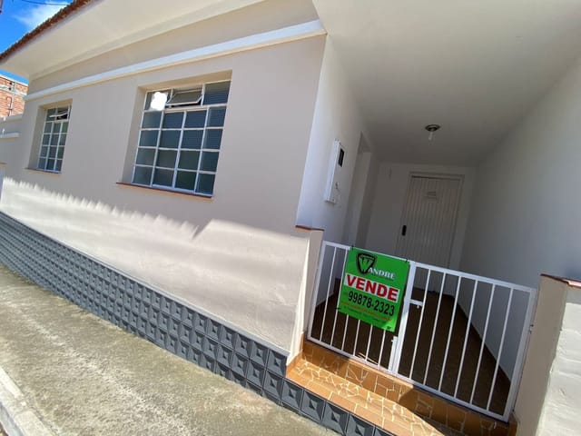 Casa com 300m², à venda, no bairro Antônio Silva de Oliveira  em Córrego do Bom Jesus
