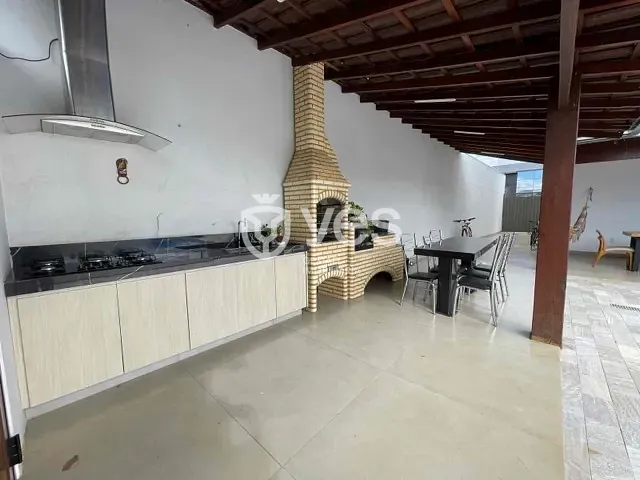 Casa com 449m² 4 quartos e 4 banheiros, à venda, no bairro Loteamento Villa das Artes em Araxá