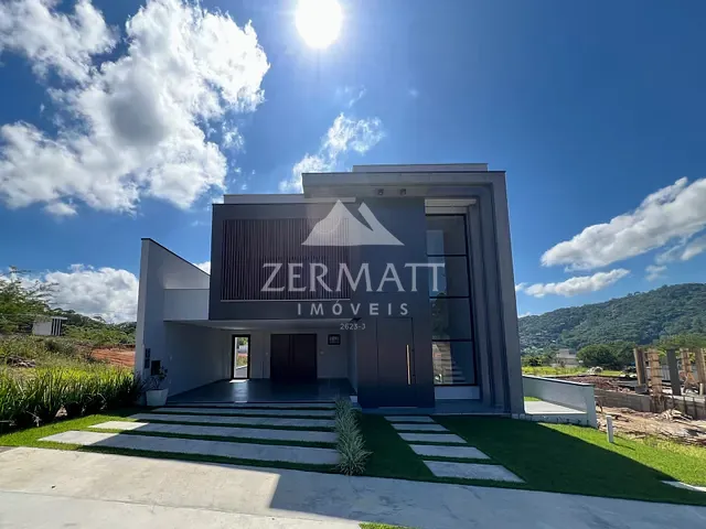 Casa com 420m² 4 quartos e 5 banheiros, à venda, no bairro Ponta Aguda em Blumenau