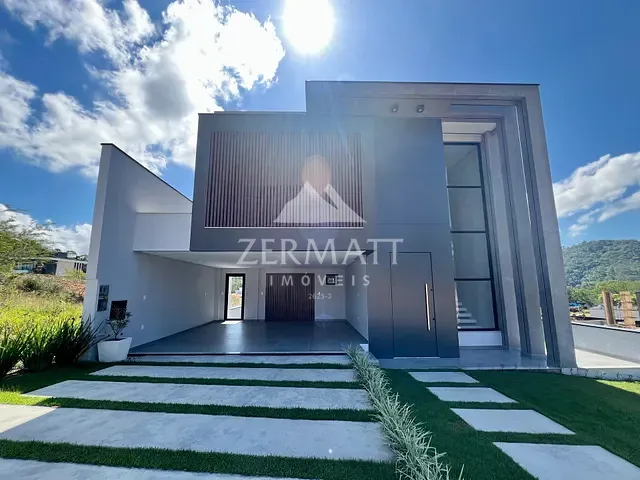 Casa com 420m² 4 quartos e 5 banheiros, à venda, no bairro Ponta Aguda em Blumenau