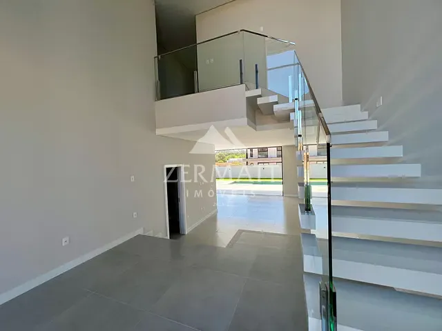 Casa com 420m² 4 quartos e 5 banheiros, à venda, no bairro Ponta Aguda em Blumenau