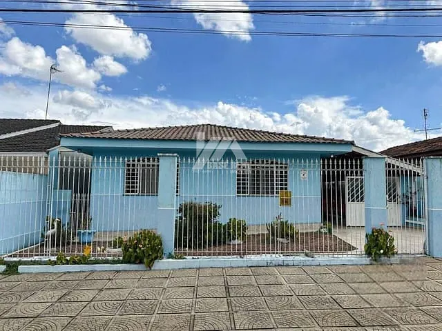 Casa com 240m² 2 quartos e 1 banheiro, à venda, no bairro Uvaranas em Ponta Grossa