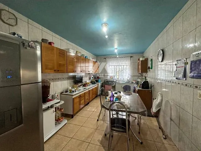 Casa com 240m² 2 quartos e 1 banheiro, à venda, no bairro Uvaranas em Ponta Grossa