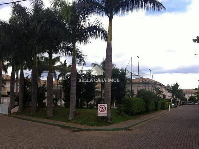Casa com 12m² 3 quartos e 3 banheiros, à venda, no bairro Jardim Simus em Sorocaba