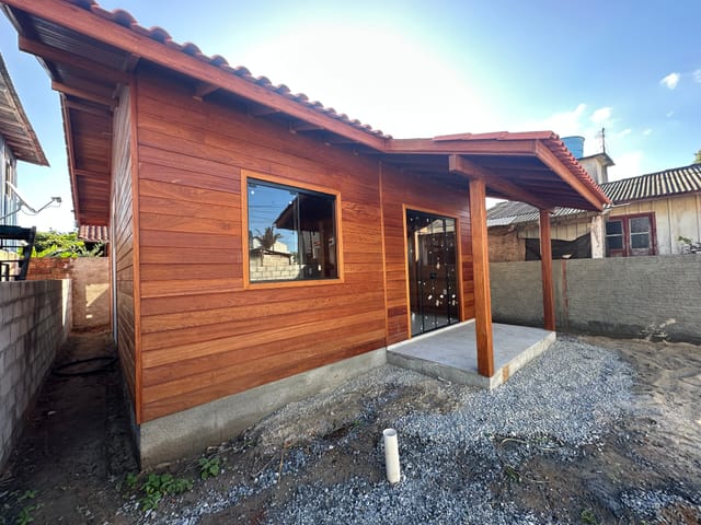 Foto do Casa - ALUGUEL - Casa de 2 quartos NOVA, localização privilegiada, proximo a total infraestrutura, aceita PET | Costão Sul Imóveis