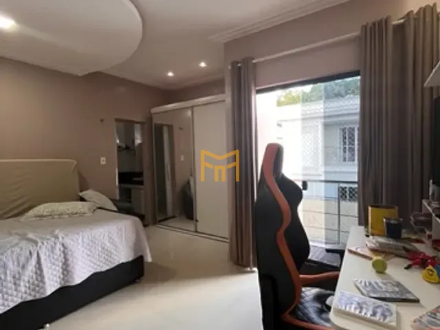 Casa com 450m² 4 quartos e 6 banheiros, à venda, no bairro Parque Verde em Belém