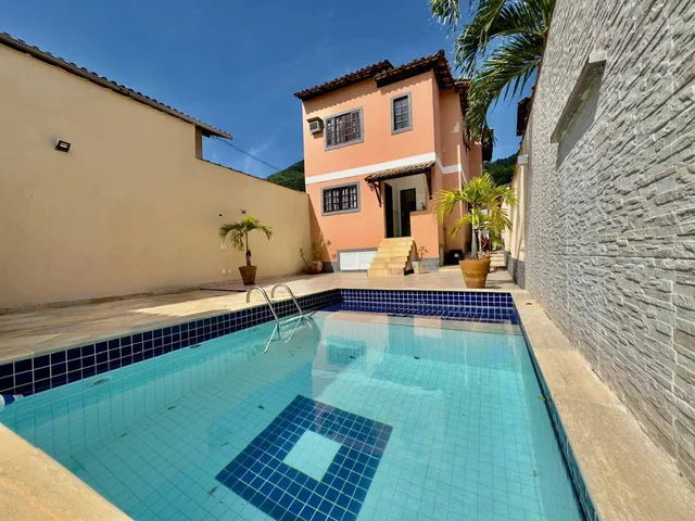 Casa com 450m² 3 quartos e 4 banheiros, à venda, no bairro Engenho do Mato em Niterói