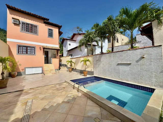 Casa com 450m² 3 quartos e 4 banheiros, à venda, no bairro Engenho do Mato em Niterói