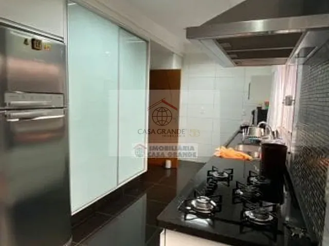 Casa 3 quartos e 2 banheiros, à venda, no bairro Jardim Caviúna em Rolândia