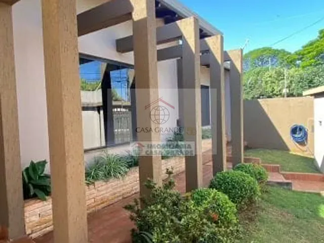 Casa 3 quartos e 2 banheiros, à venda, no bairro Jardim Caviúna em Rolândia