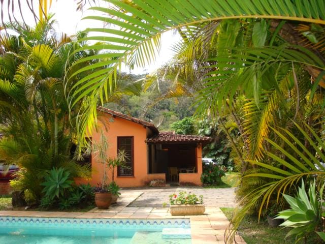 Casa à venda, no bairro Pedro do Rio em Petrópolis