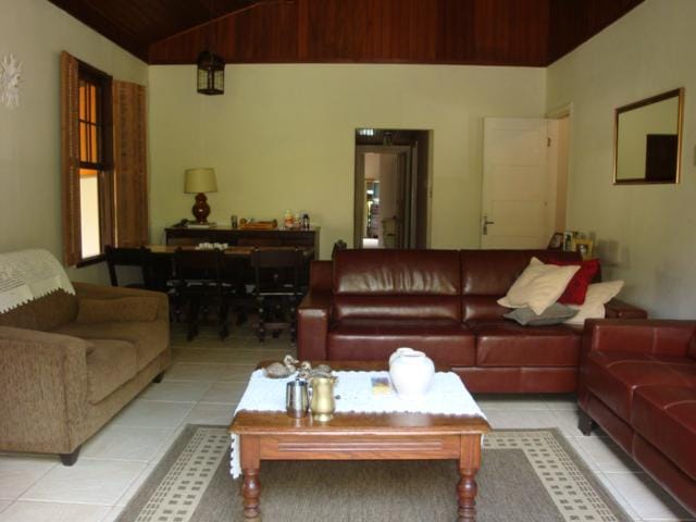 Casa à venda, no bairro Pedro do Rio em Petrópolis