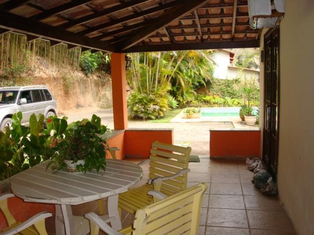 Casa à venda, no bairro Pedro do Rio em Petrópolis
