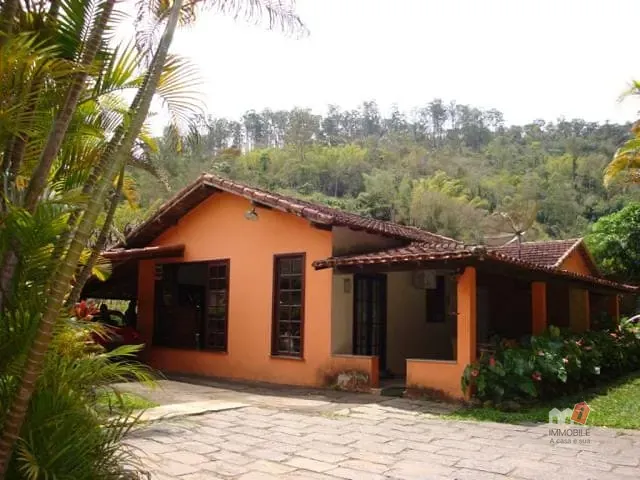 Casa à venda, no bairro Pedro do Rio em Petrópolis