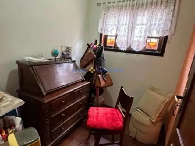 Casa 4 quartos e 3 banheiros, à venda, no bairro Cascatinha em Petrópolis