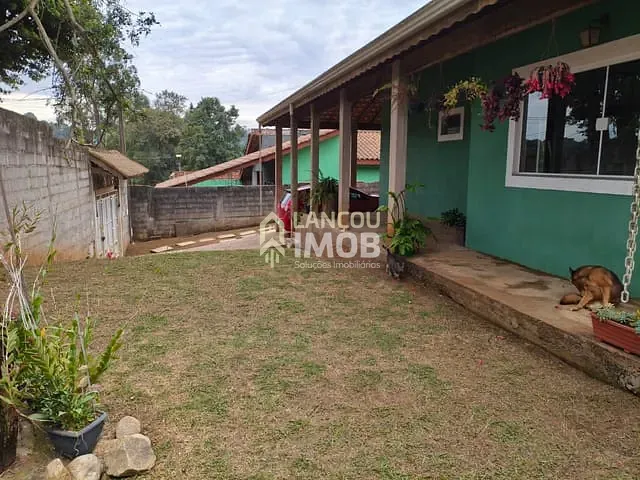 Casa 3 quartos e 2 banheiros, à venda, no bairro Chácaras Santa Martha em Várzea Paulista
