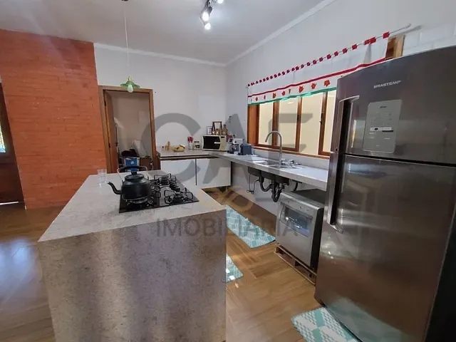 Casa com 500m² 3 quartos e 5 banheiros, à venda, no bairro Parque Ana Helena em Jaguariúna