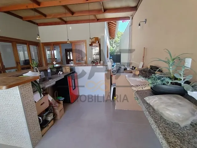 Casa com 500m² 3 quartos e 5 banheiros, à venda, no bairro Parque Ana Helena em Jaguariúna