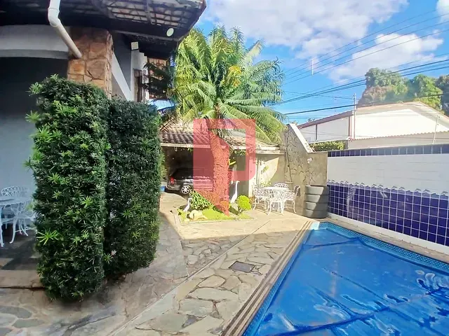 Casa 4 quartos e 3 banheiros, à venda, no bairro Alto Caiçaras em Belo Horizonte