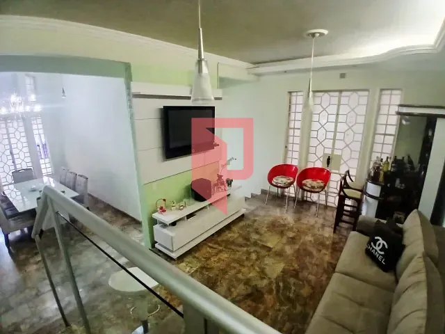 Casa 4 quartos e 3 banheiros, à venda, no bairro Alto Caiçaras em Belo Horizonte