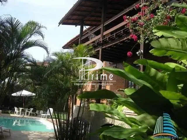Casa com 700m² 5 quartos e 5 banheiros, à venda, no bairro Camboinhas em Niterói